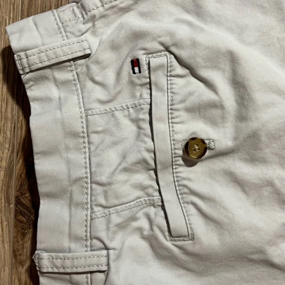 Tommy Hilfiger Denim Shorts Buttoned Back Pockets - Picture 8 of 11